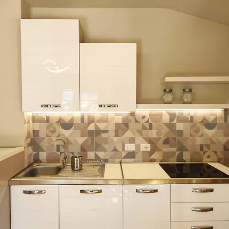 Apartment Hostdomus - Casa Ariel
